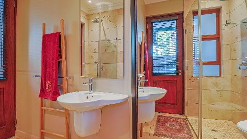 Hartbeespoort,    360&nbsp;000 &euro;