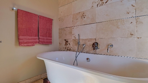 Hartbeespoort,    360&nbsp;000 &euro;