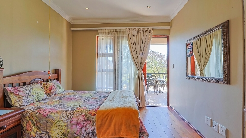 Hartbeespoort,    360&nbsp;000 &euro;
