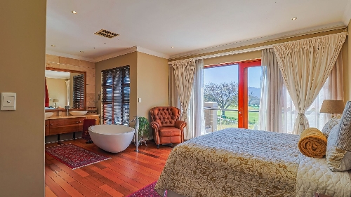 Hartbeespoort,    360&nbsp;000 &euro;