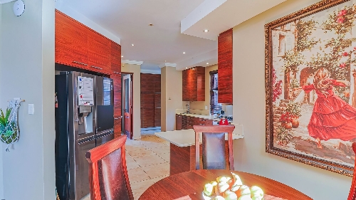 Hartbeespoort,    360&nbsp;000 &euro;