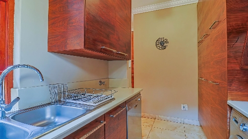 Hartbeespoort,    360&nbsp;000 &euro;