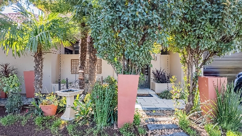 Hartbeespoort,    360&nbsp;000 &euro;