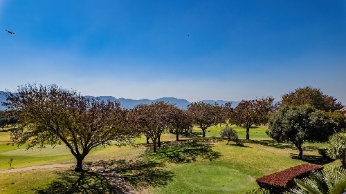 Hartbeespoort,    360&nbsp;000 &euro;