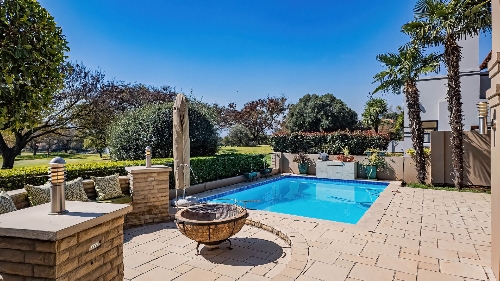 Hartbeespoort,    360&nbsp;000 &euro;