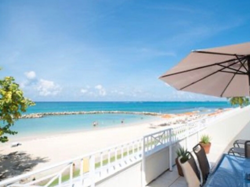 Grand Cayman,   2 375 000 €