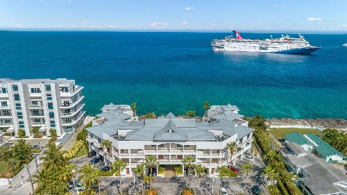 Grand Cayman,   2 399 000 €