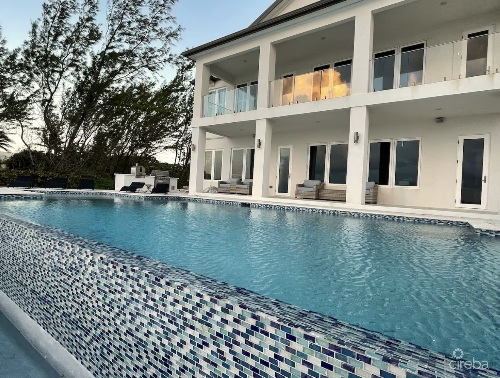 Grand Cayman,  13 500 000 €