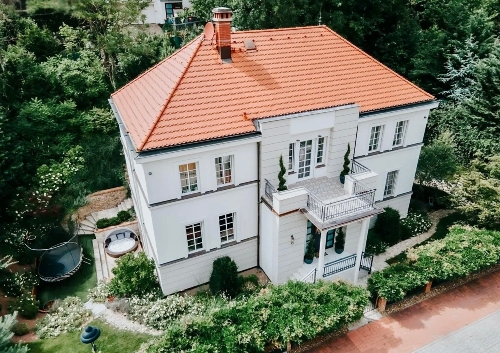 Prague,   4&nbsp;200&nbsp;000 &euro;