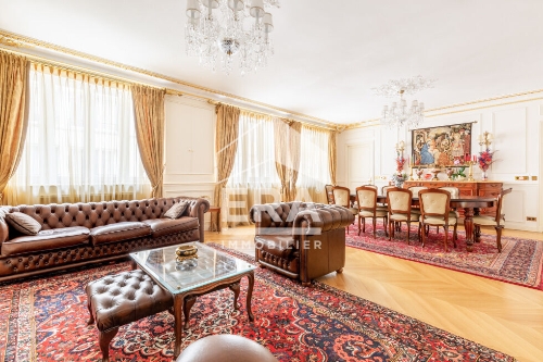 paris,   1&nbsp;942&nbsp;030 &euro;