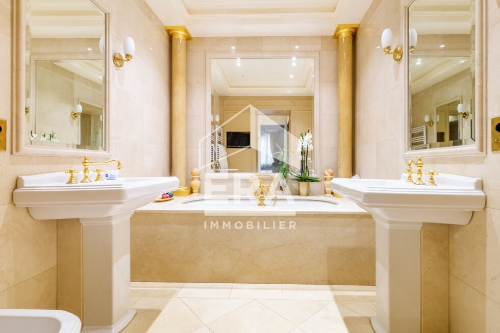 paris,   1&nbsp;942&nbsp;030 &euro;