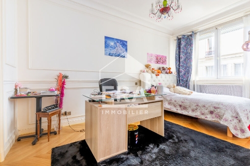 paris,   1&nbsp;942&nbsp;030 &euro;