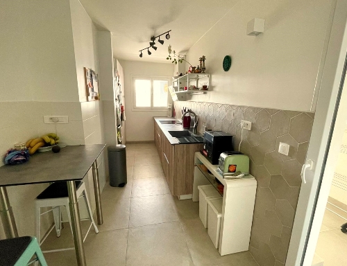 PARIS,   1&nbsp;003&nbsp;950 &euro;