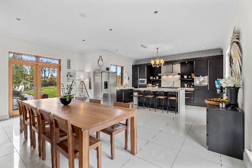 Cork,    950 000 €