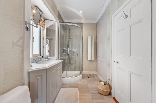 Cork,   1 450 000 €