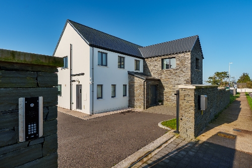 Cork,   1&nbsp;150&nbsp;000 &euro;