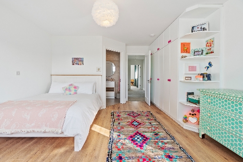 Cork,   1&nbsp;150&nbsp;000 &euro;