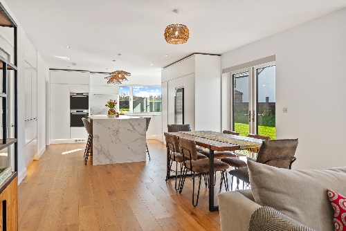 Cork,   1&nbsp;150&nbsp;000 &euro;