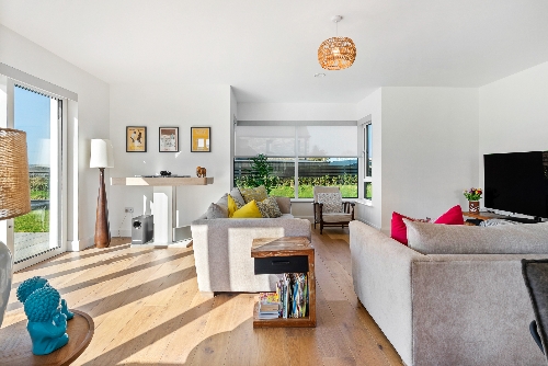 Cork,   1&nbsp;150&nbsp;000 &euro;