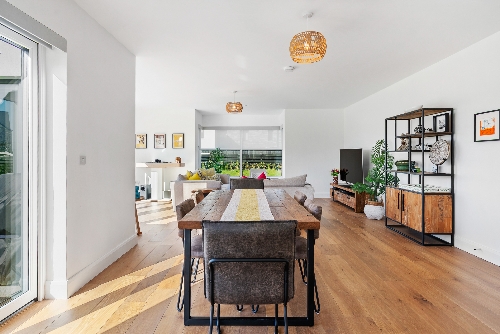 Cork,   1&nbsp;150&nbsp;000 &euro;