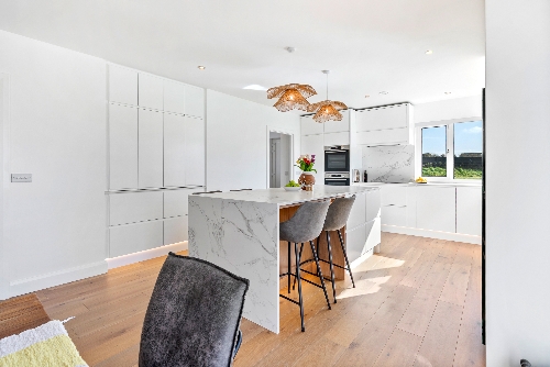 Cork,   1&nbsp;150&nbsp;000 &euro;