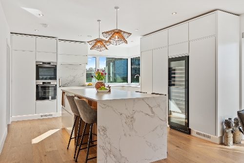 Cork,   1&nbsp;150&nbsp;000 &euro;