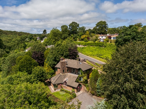 Cork,   1&nbsp;300&nbsp;000 &euro;