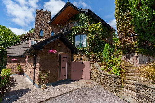 Cork,   1&nbsp;300&nbsp;000 &euro;