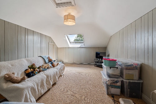 Cork,   1&nbsp;300&nbsp;000 &euro;