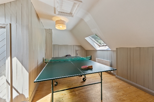 Cork,   1&nbsp;300&nbsp;000 &euro;
