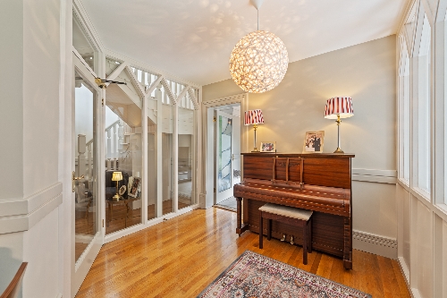 Cork,   1&nbsp;300&nbsp;000 &euro;