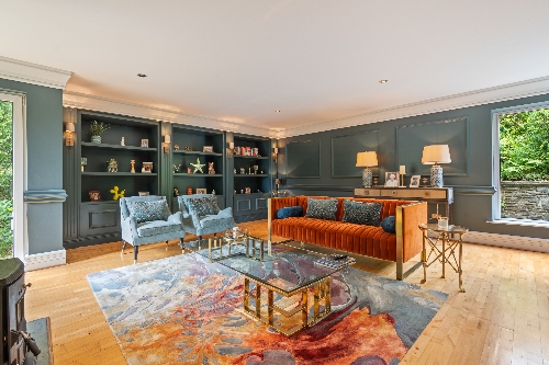 Cork,   1&nbsp;300&nbsp;000 &euro;