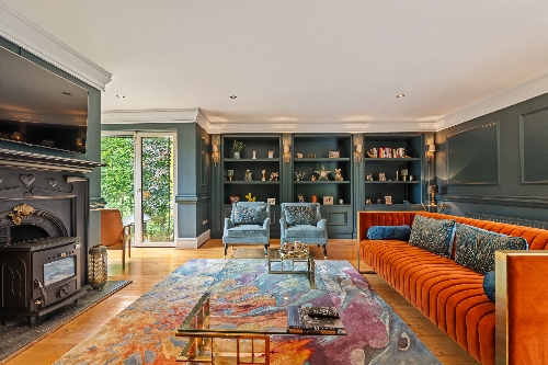 Cork,   1&nbsp;300&nbsp;000 &euro;