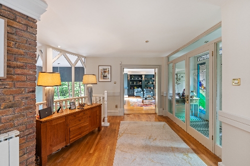 Cork,   1&nbsp;300&nbsp;000 &euro;