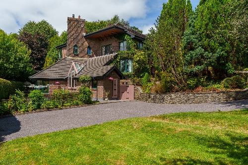 Cork,   1&nbsp;300&nbsp;000 &euro;