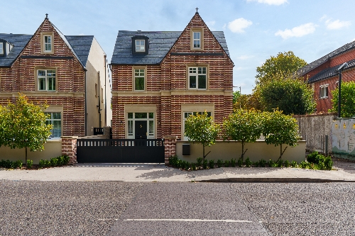 Cork,   1&nbsp;250&nbsp;000 &euro;