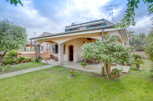 Pomezia,    465&nbsp;000 &euro;