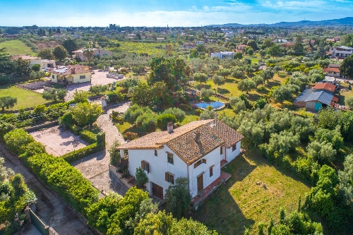 Velletri,    380&nbsp;000 &euro;