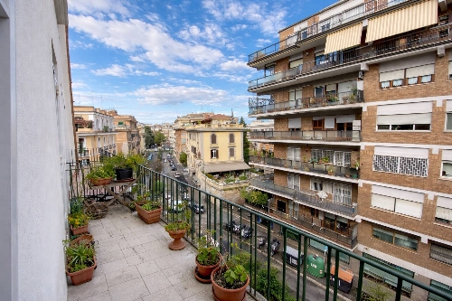 Rome,   1&nbsp;000&nbsp;000 &euro;