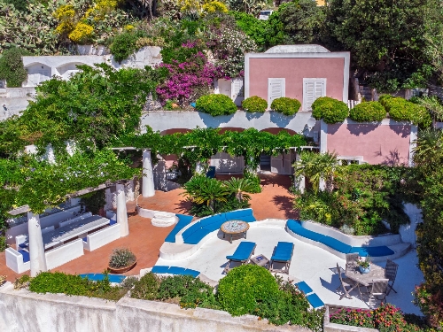 Ponza,   1&nbsp;870&nbsp;000 &euro;