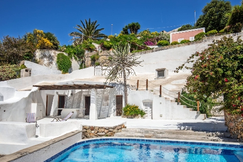 Ponza,   1&nbsp;870&nbsp;000 &euro;