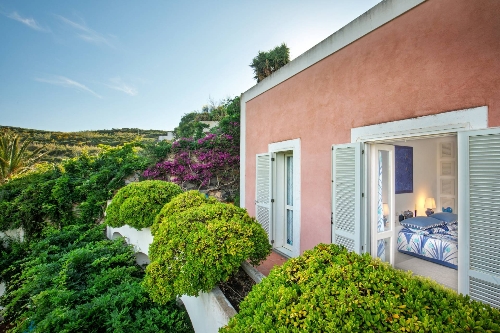 Ponza,   1&nbsp;870&nbsp;000 &euro;