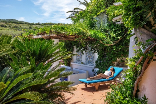 Ponza,   1&nbsp;870&nbsp;000 &euro;