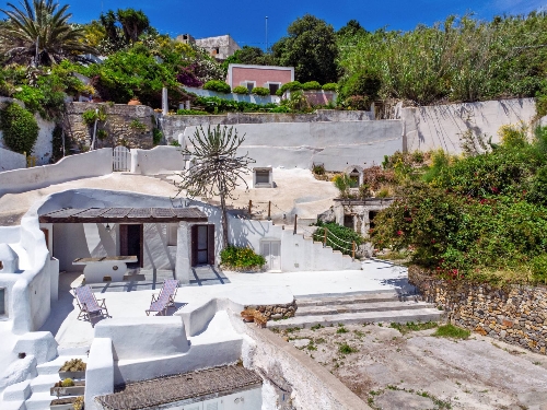 Ponza,   1&nbsp;870&nbsp;000 &euro;