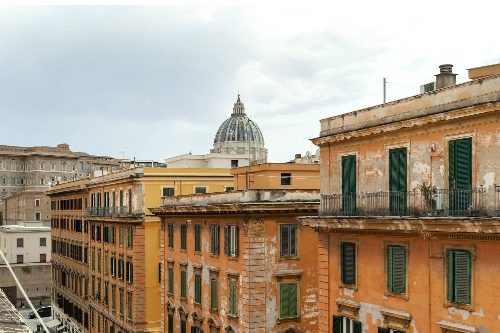 Roma,    750 000 €