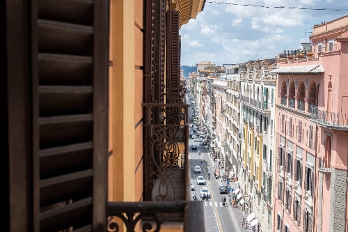 Roma,   1 490 000 €