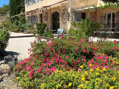 GORDES,   3&nbsp;200&nbsp;000 &euro;