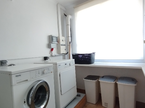 Agde,    714 000 €