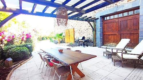 Agde,    714 000 €