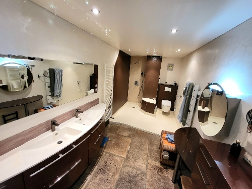 voiteur,    839&nbsp;000 &euro;
